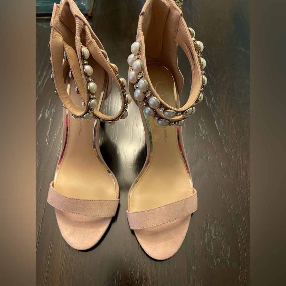 Pink Sandal with Pearl detail. Size 6.
